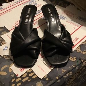 New Anne Klein’s I flex black mules size 8 1/2